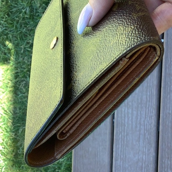Louis Vuitton Wallet - Picture 7 of 7